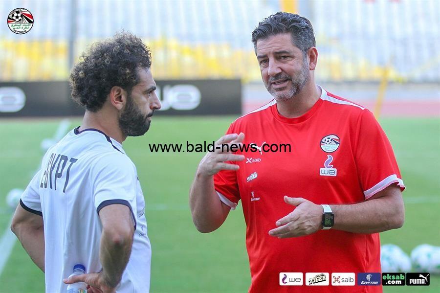 فيتوريا يهنئ محمد صلاح بخامس أفضل لاعبي العالم: يجب أن تكون أفضل